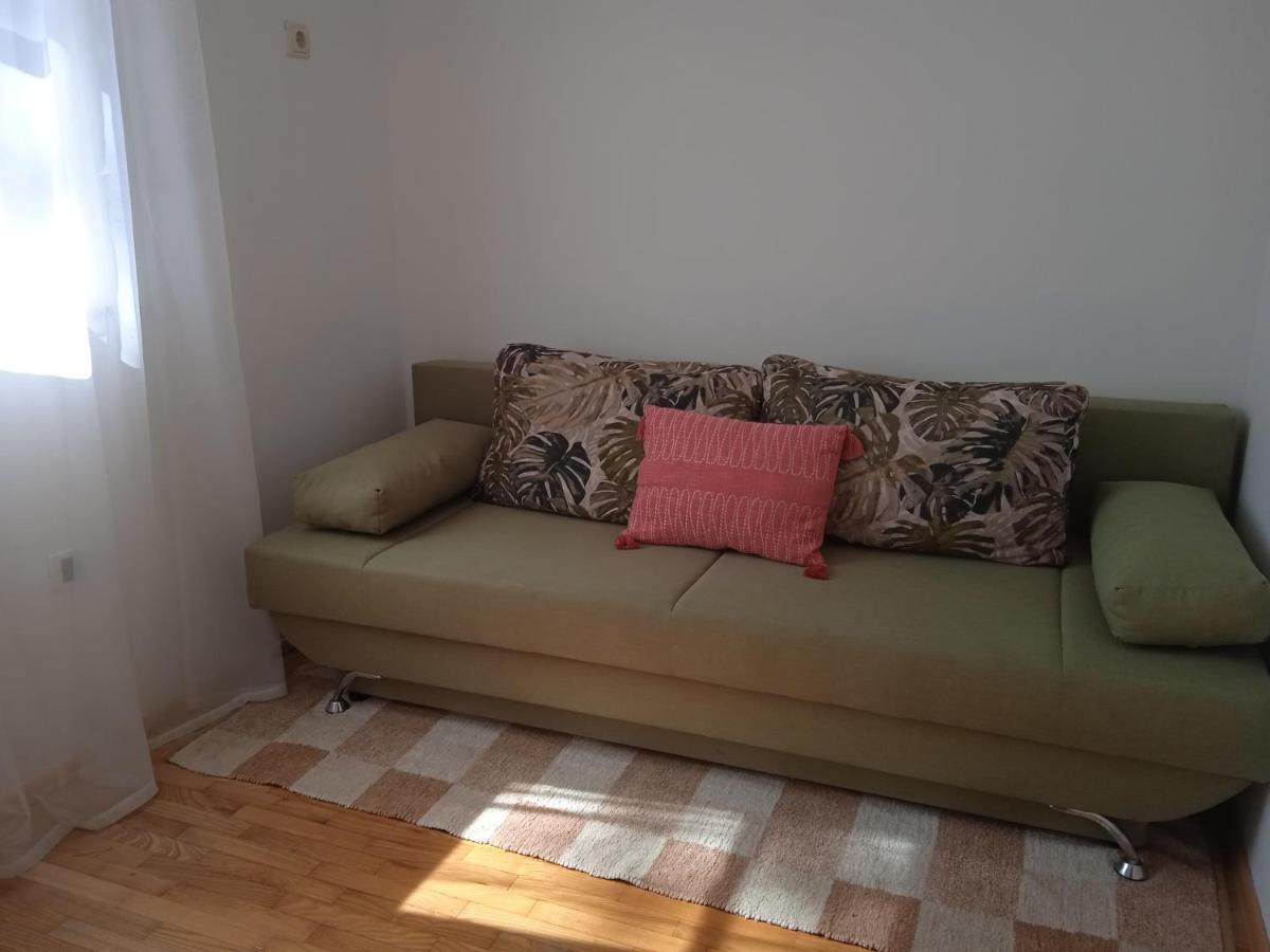 Apartment Mimi Opric Buitenkant foto
